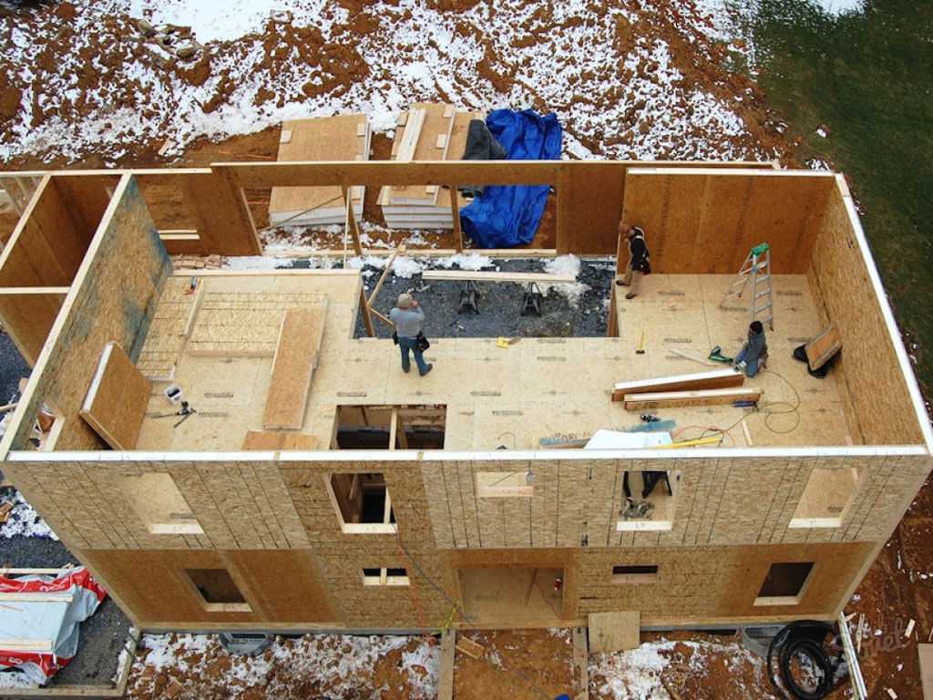 Почему все популярнее становится строительство дома из СИП панелей, как самостоятельно построить дом, последовательность работ, схемы узлов