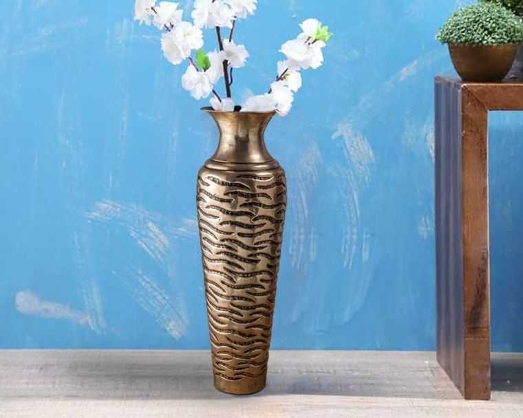 Разновидности напольных ваз для интерьера и чем их можно наполнить