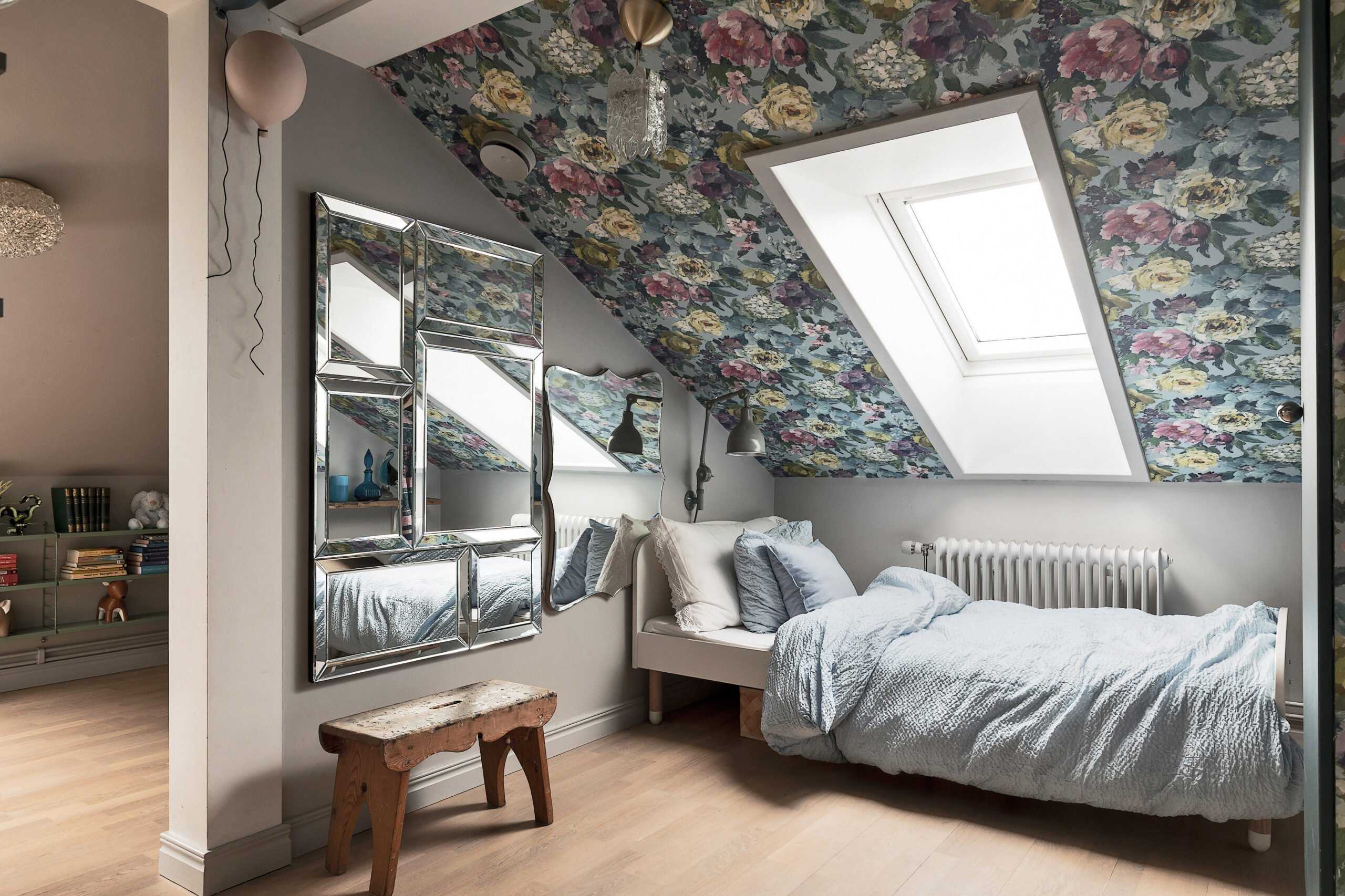 Спальня на мансарде: дизайнерские идеи для лучшего интерьера (110 фото)