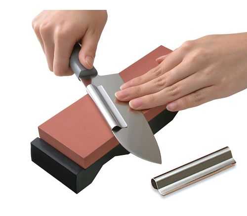 Как правильно точить ножи камнем и точилкой