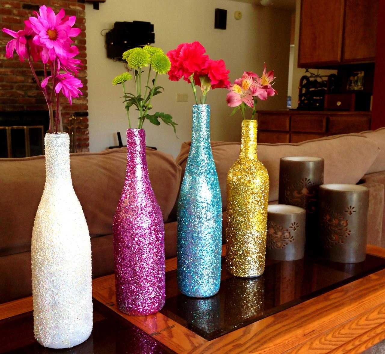 Декор своими руками. Декор стеклянных бутылок. Украшение вазы. Декорируем вазы. Декорация стеклянной бутылки.