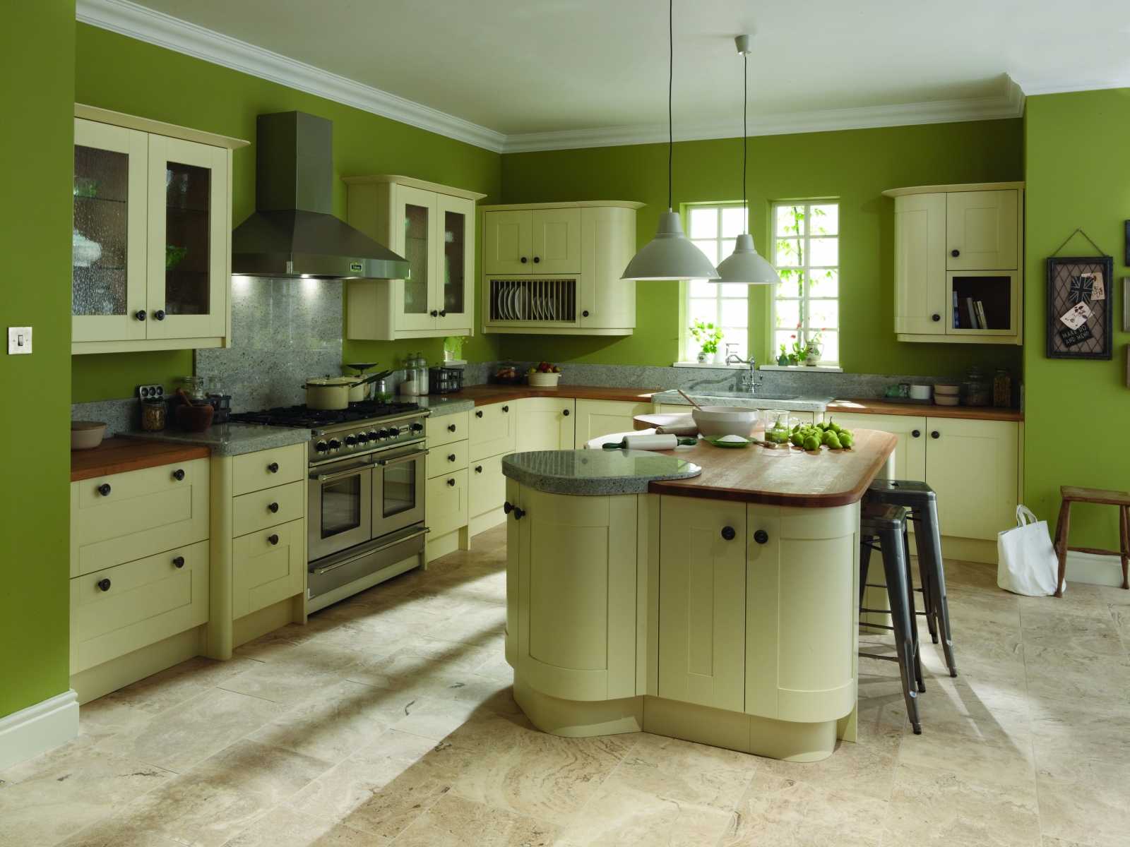 Дизайн кухни в оливковом цвете фото