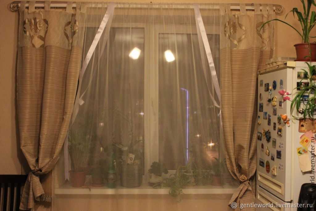 Тюль в гостиную: оформляем окна в современном стиле