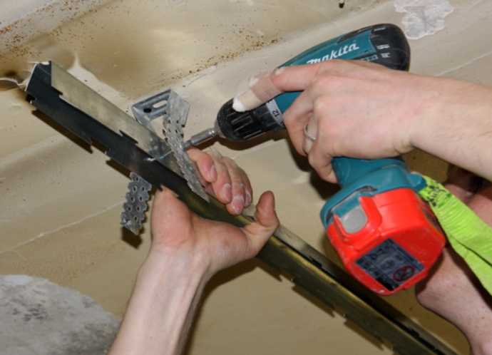 Демонтаж реечного потолка своими руками: пошаговая инструкция
