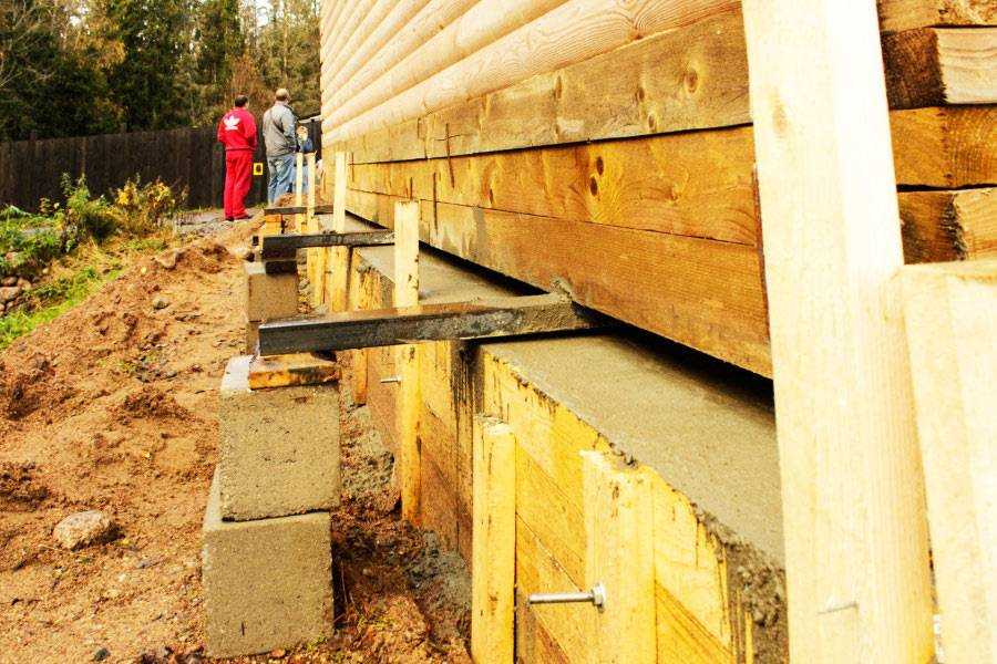  поднять деревянный дом: технологии, этапы работы и надежные способы