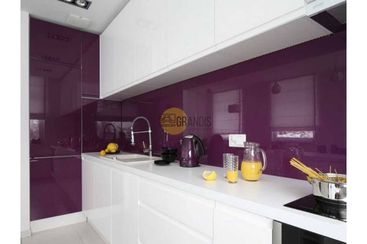 сиреневый цвет в интерьере на кухне