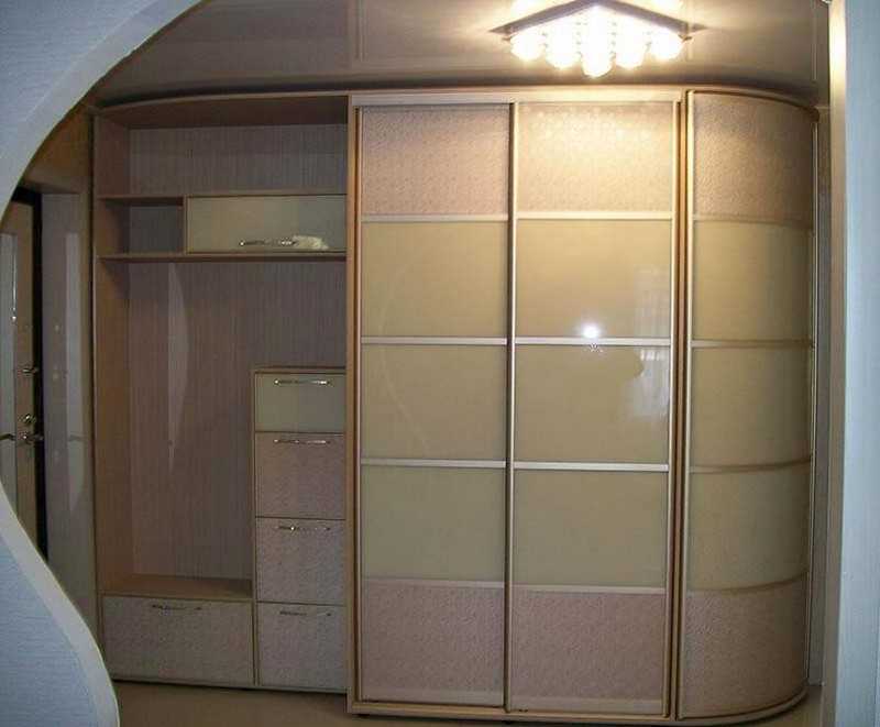 Угловой шкаф в спальню - современные виды, характеристики и лучшие идеи применения